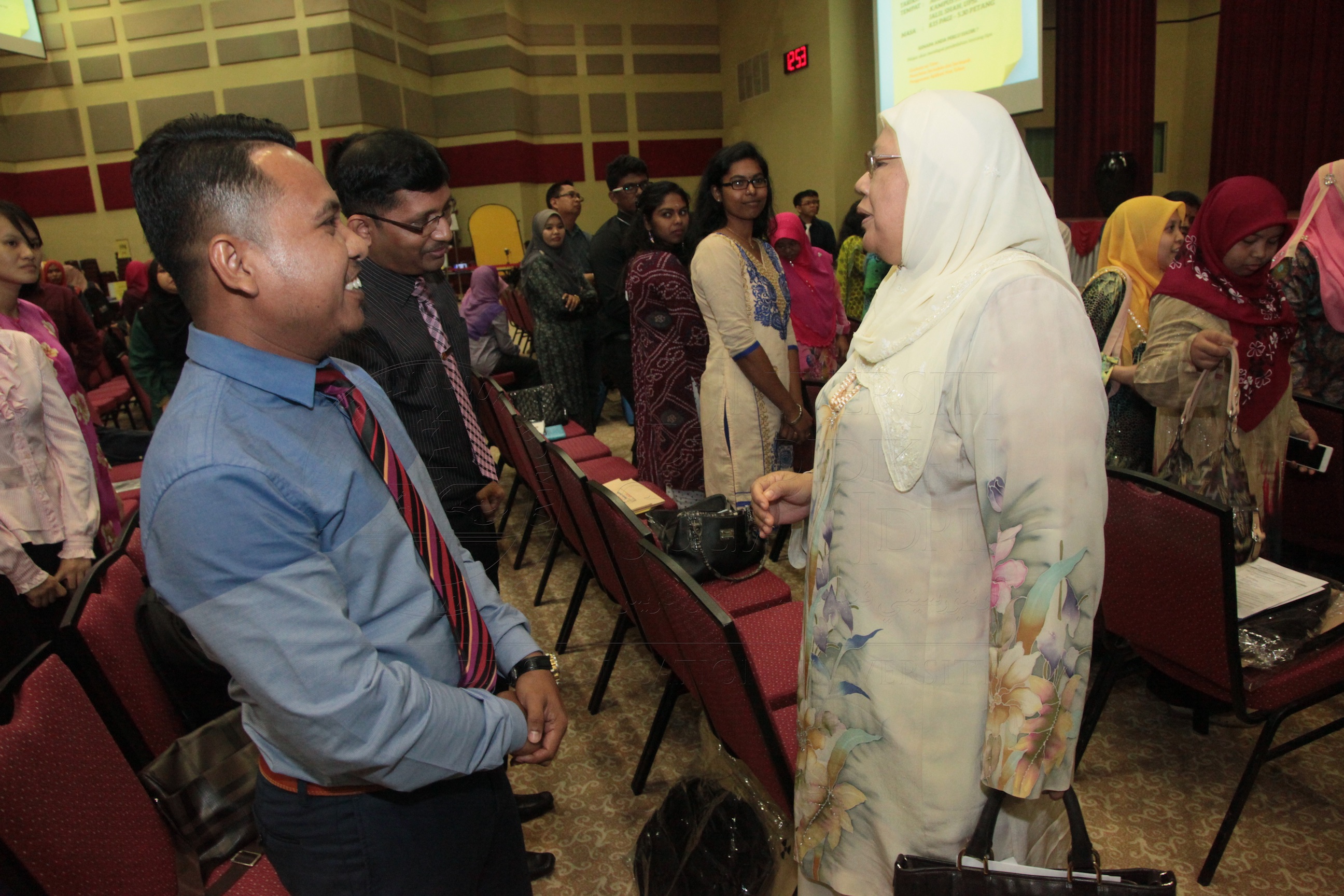 PRO16 16 siswazah IMG 0233